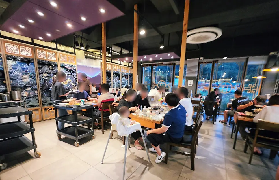 Dining area at Hyoeunok Gyeongju Branch