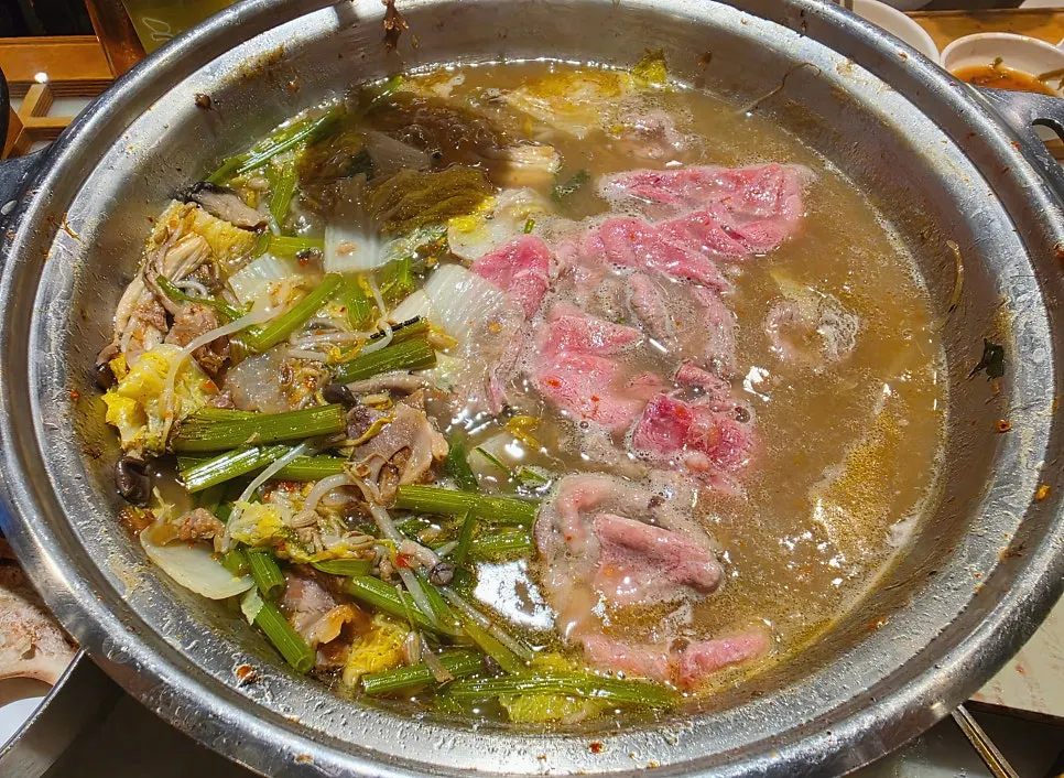 Shabu meat and kalguksu components