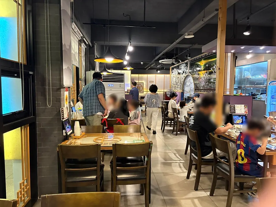 View of the table seating at Hyoeunok Gyeongju Branch