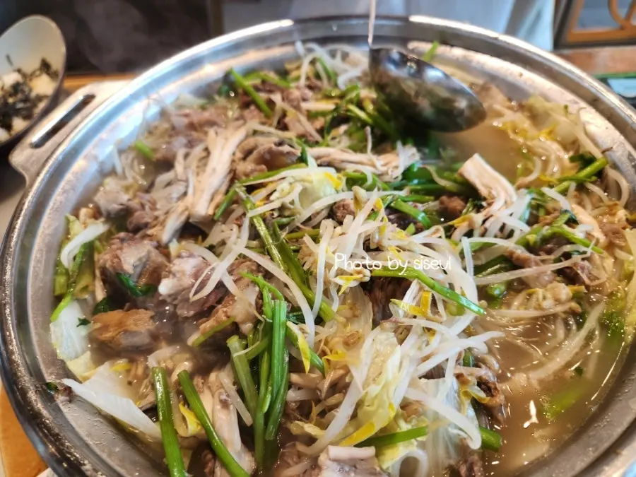 큼직한 소갈비 고기 덩어리