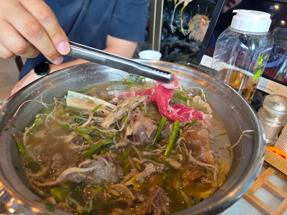 Hot pot meat added to the broth after the bones are removed