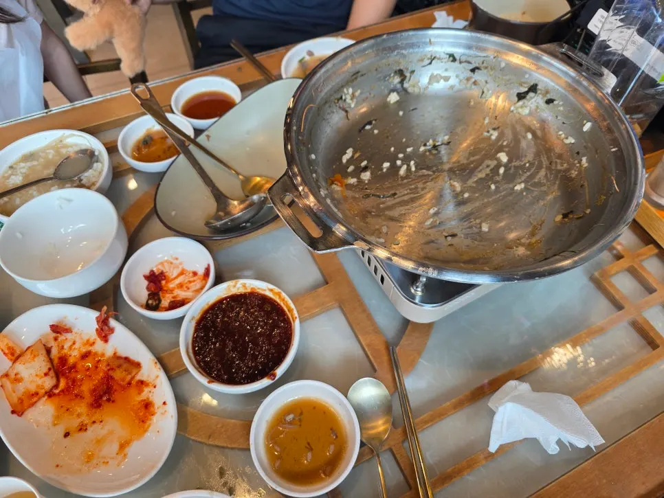 Table where we ate with our family at Hyoeunok