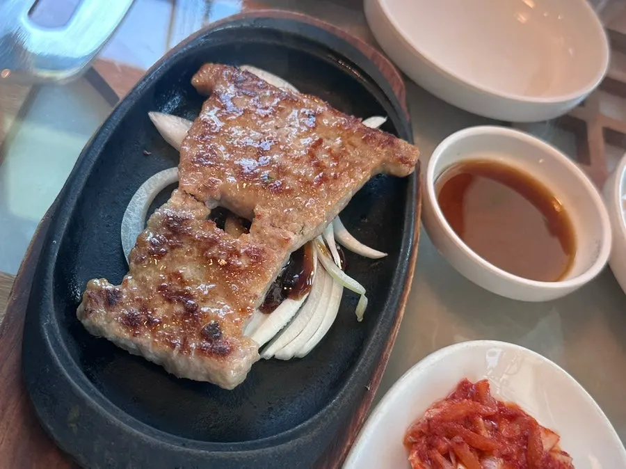 효은옥 첨성대떡갈비 한 상