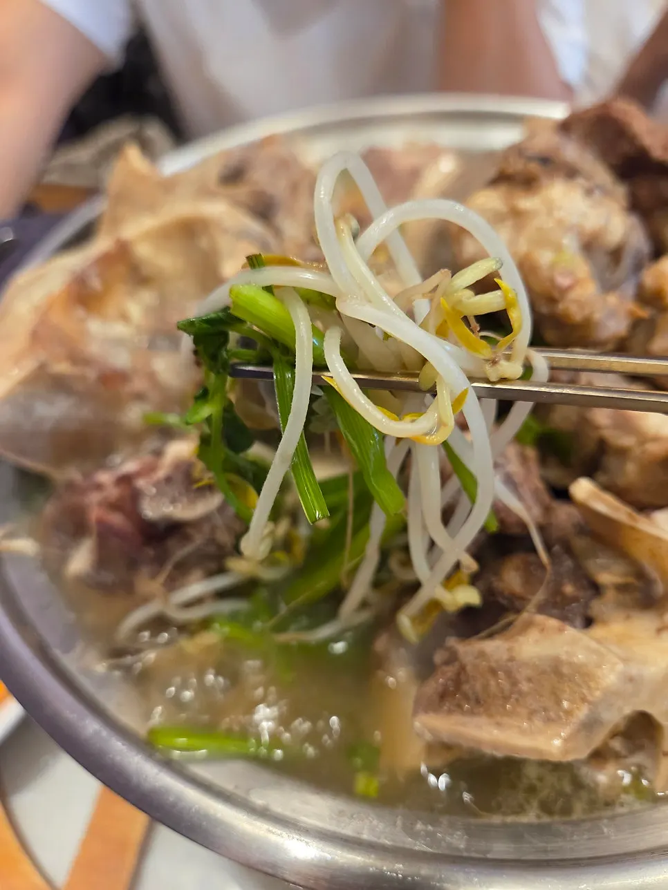 소스에 찍어 먹는 부드러운 소갈비