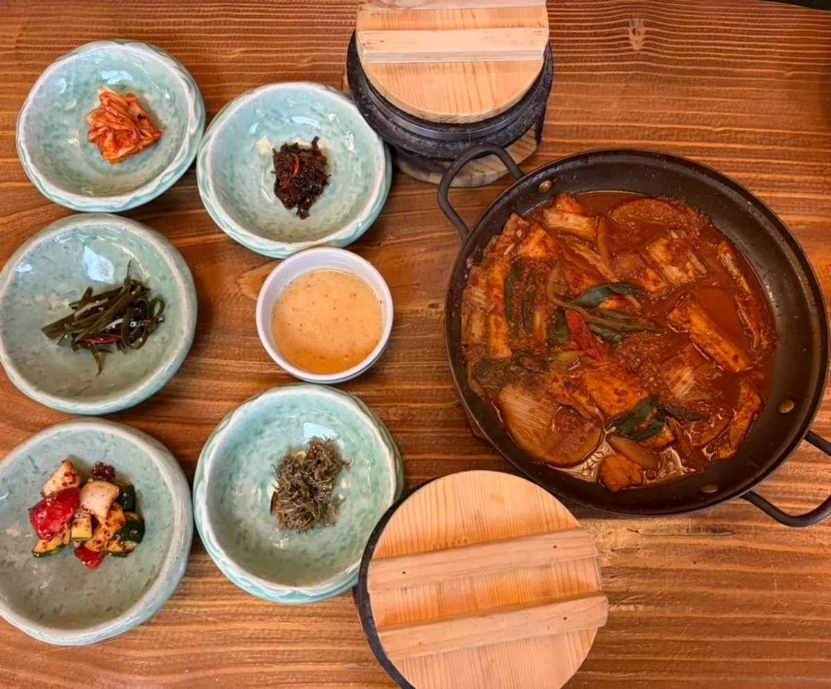 순살갈치조림과 돌솥밥 한 상