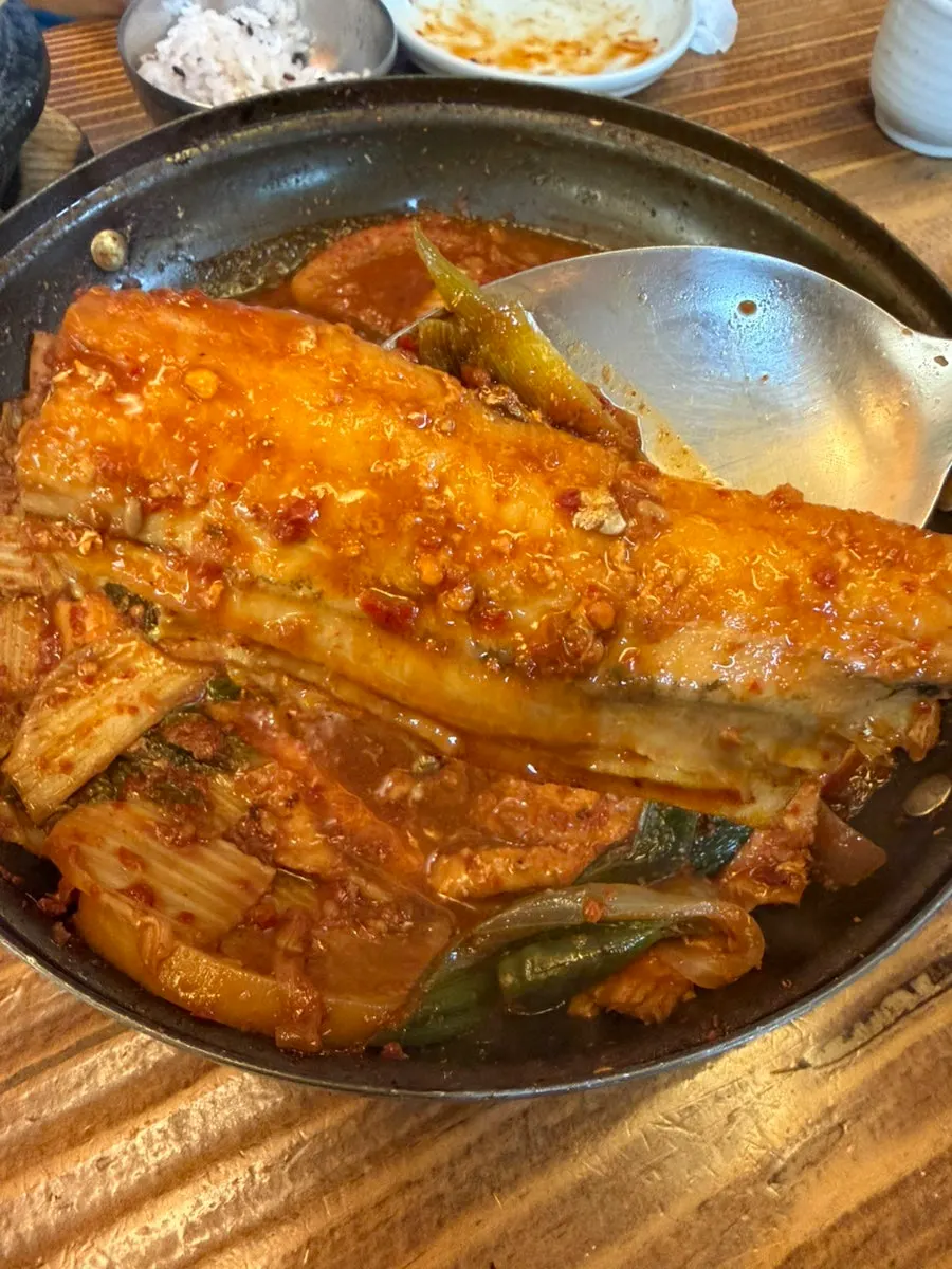 리필해 먹은 고들빼기 반찬