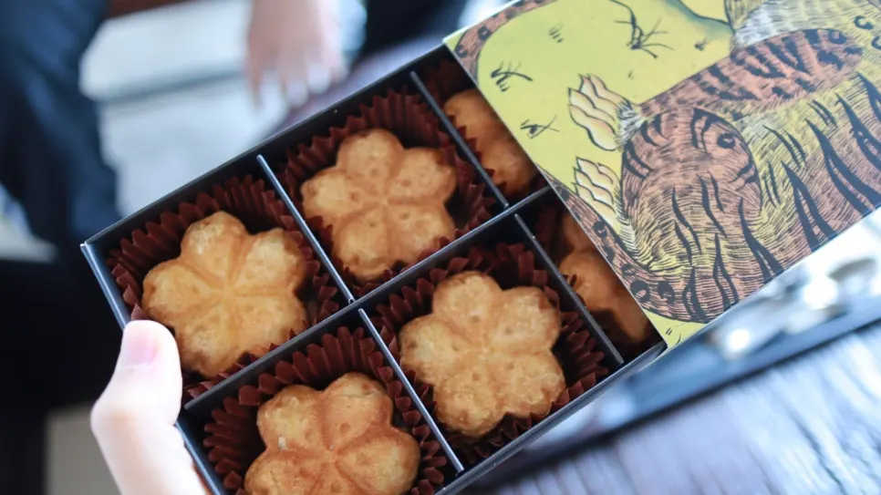 Lotus-flower shaped yeonhwagwa from Bonghwangdang