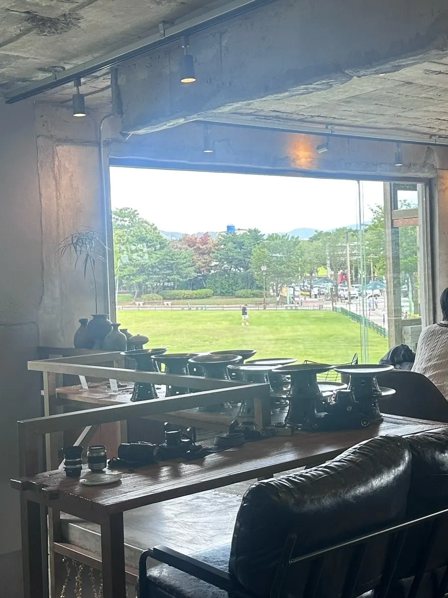 Bonghwangdang interior with Gyeongju-flavored design details