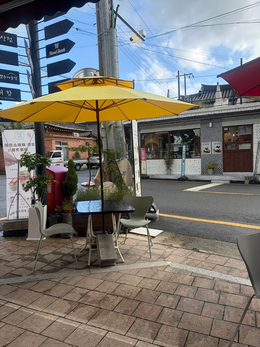 Sign explaining the rice-flour walnut pastry dough