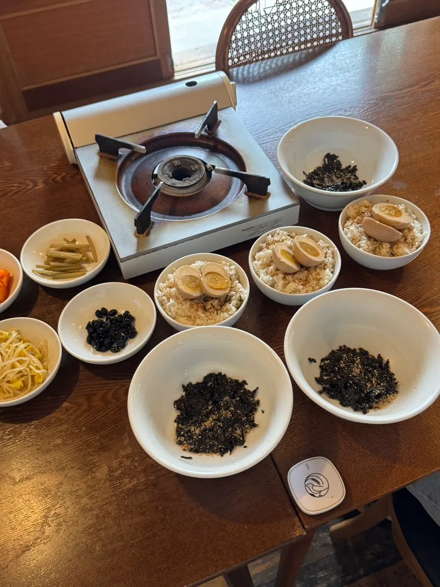 Foto air dan hidangan di Dongyang Baekban