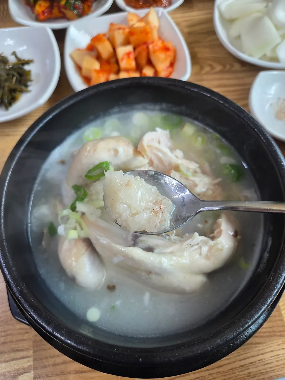 Rice scooped out from inside the samgyetang