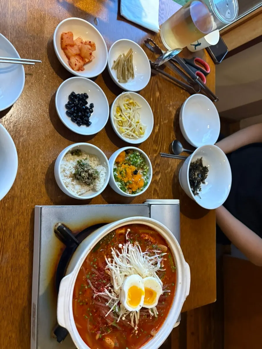 Dakbokkeumtang served already simmered