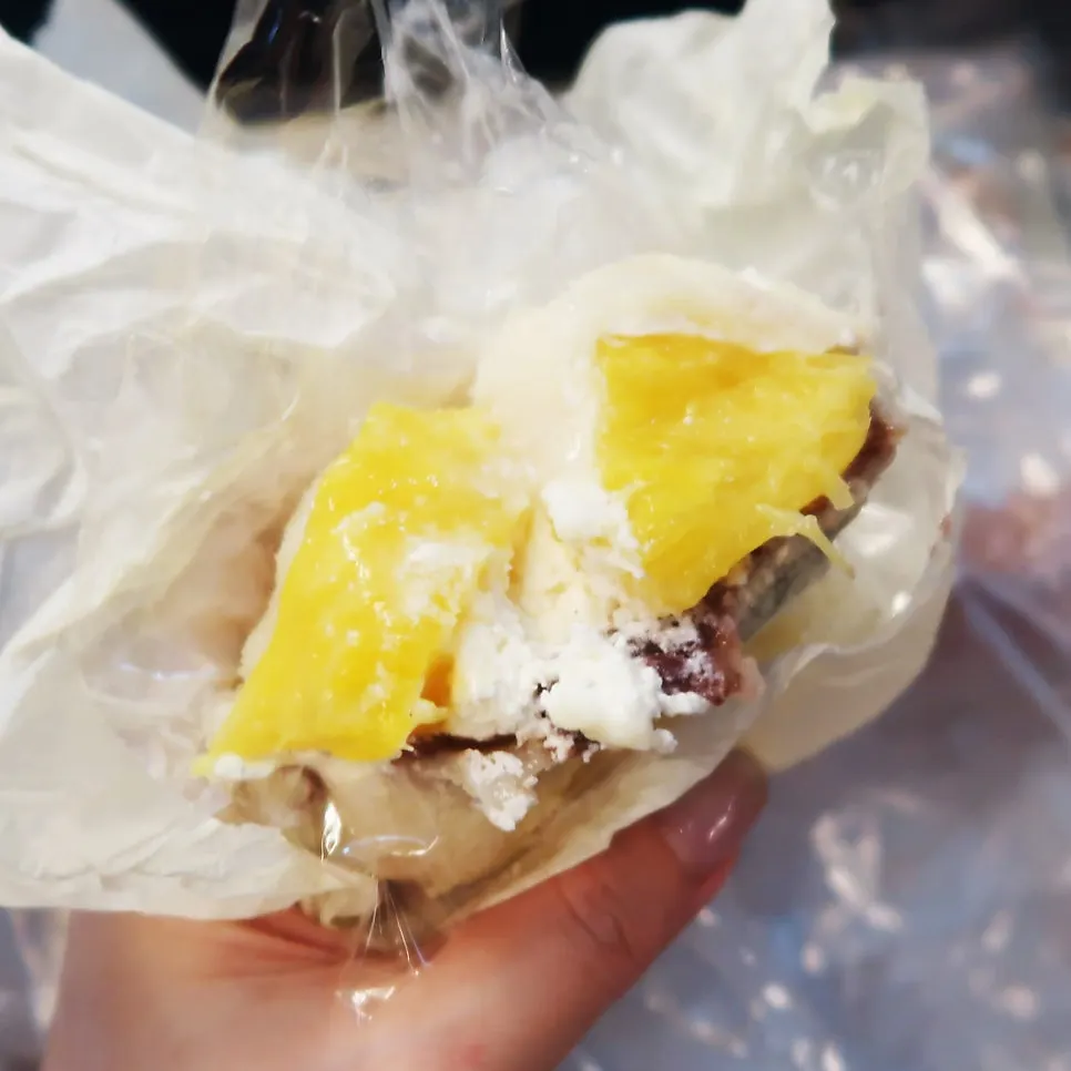 크림과 팥이 든 파인애플모찌
