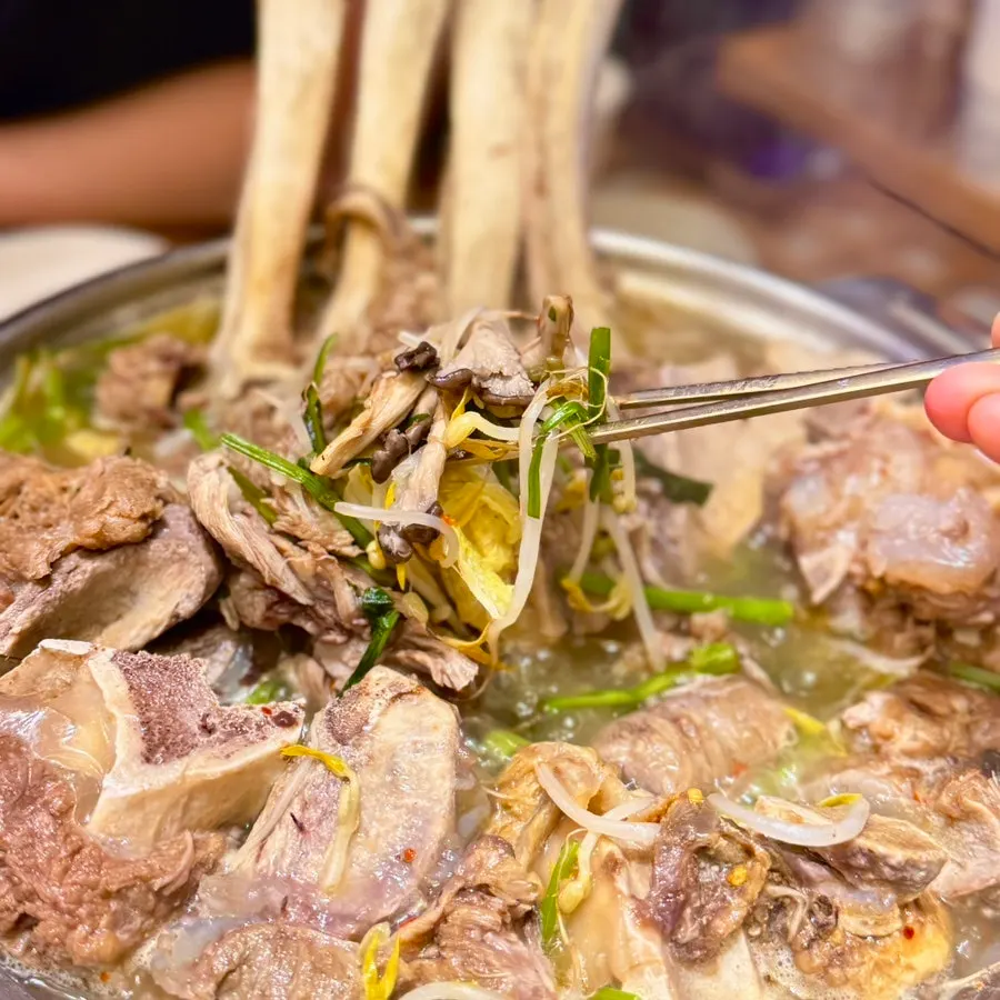 Beef rib hot pot with minari and vegetables