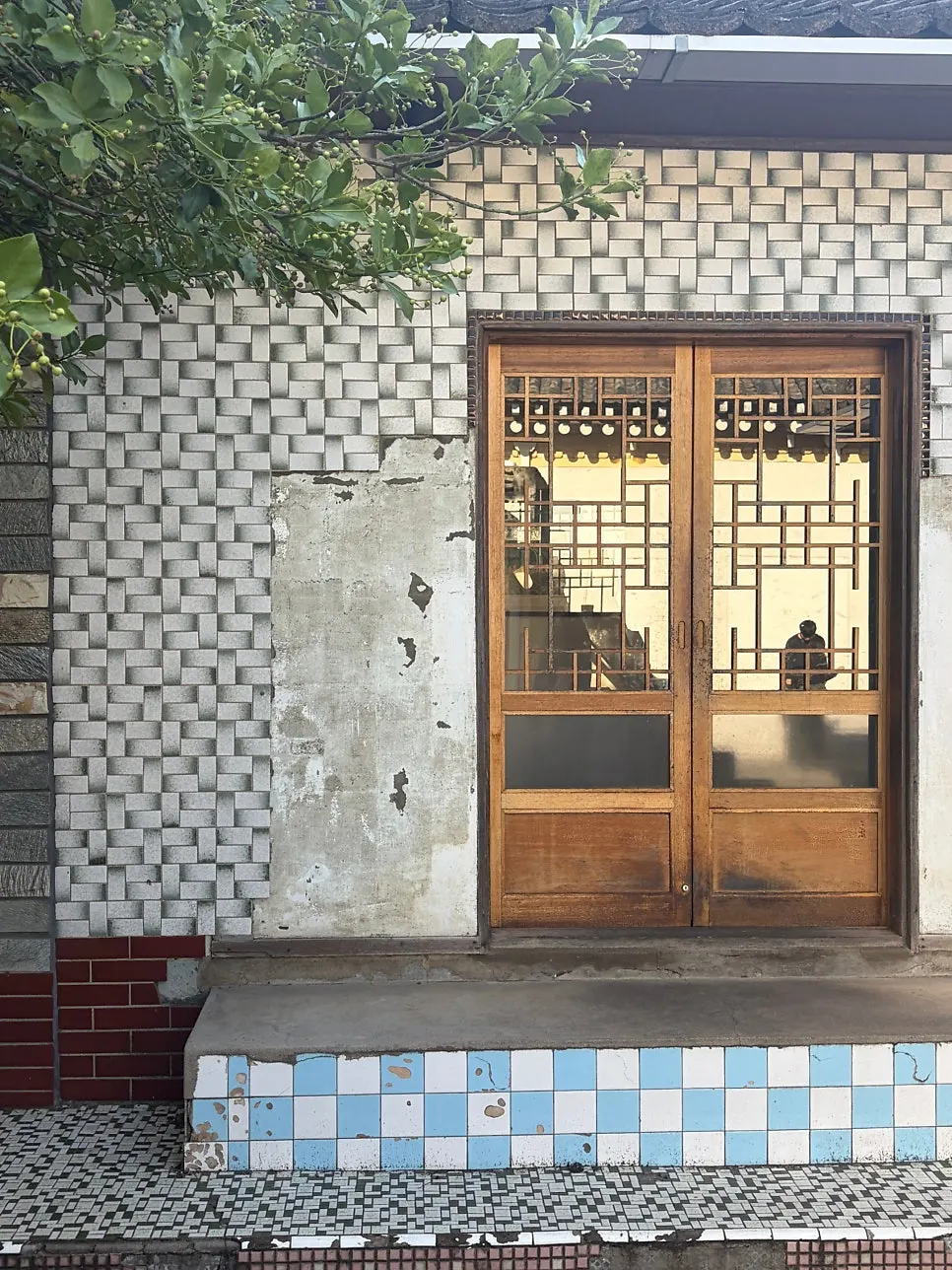 Facade of Dongyang Baekban Gyeongju Hwangridan-gil Main Branch