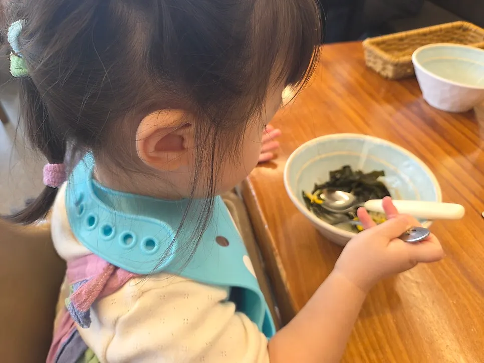 아기와 함께한 솥밥 상차림