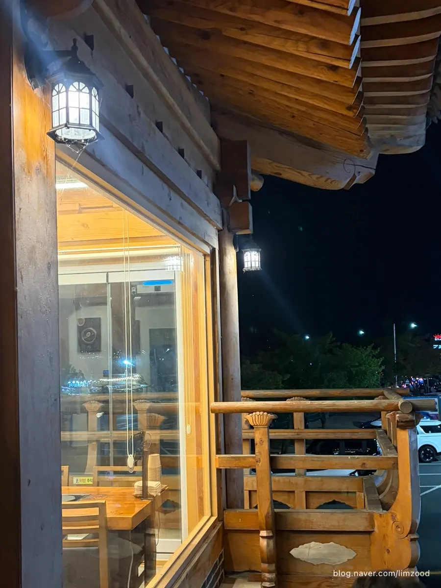 한다솥 경주점 2층 좌석 풍경