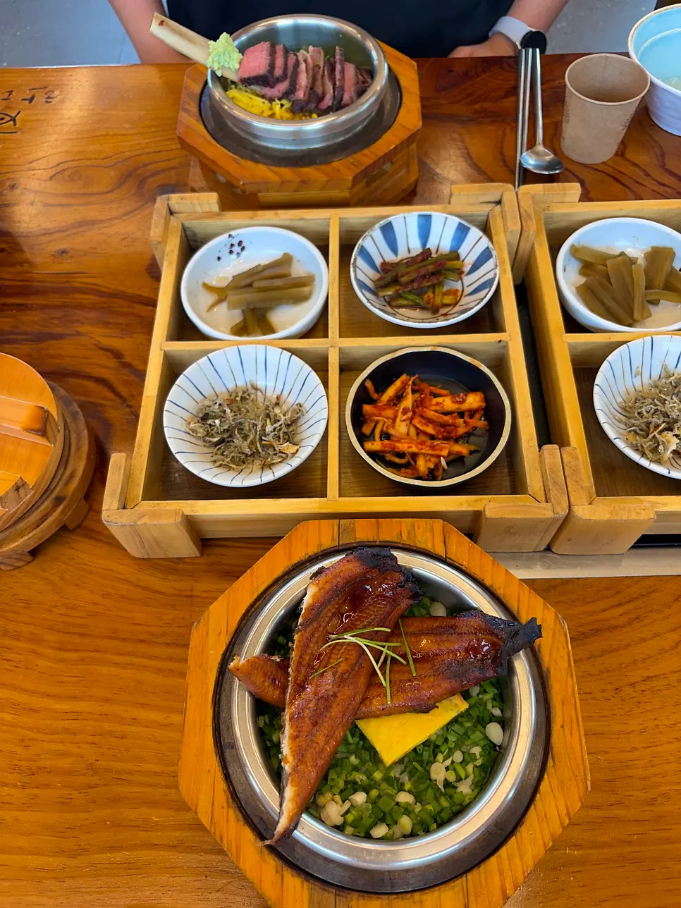 솥에 만든 누룽지죽