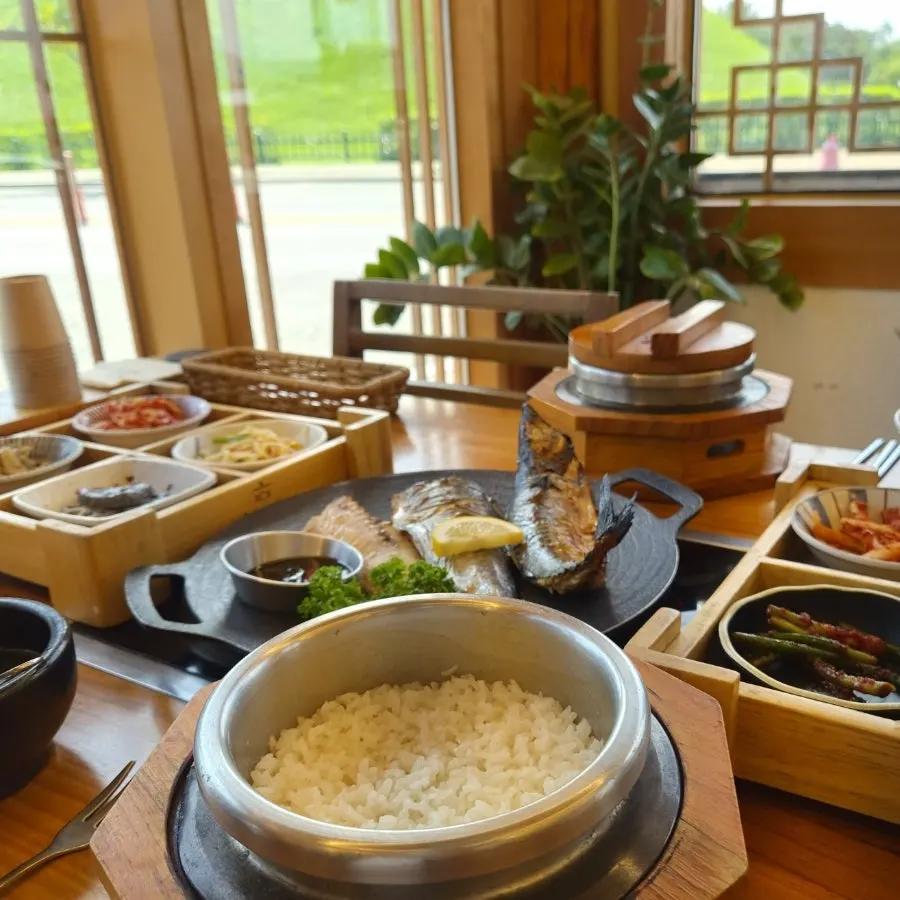 Cover image introducing a visit to Handa Sot in Gyeongju
