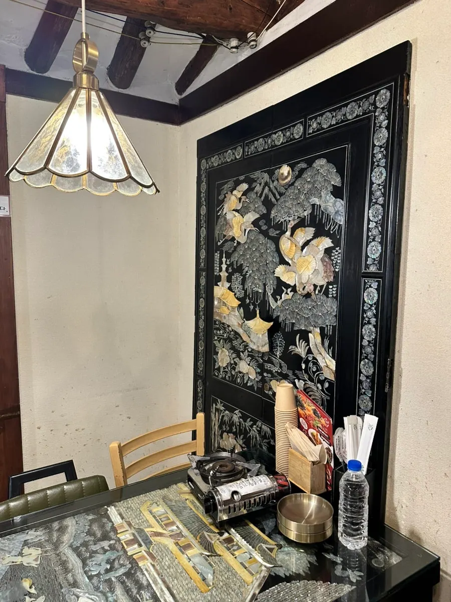Separated indoor dining area
