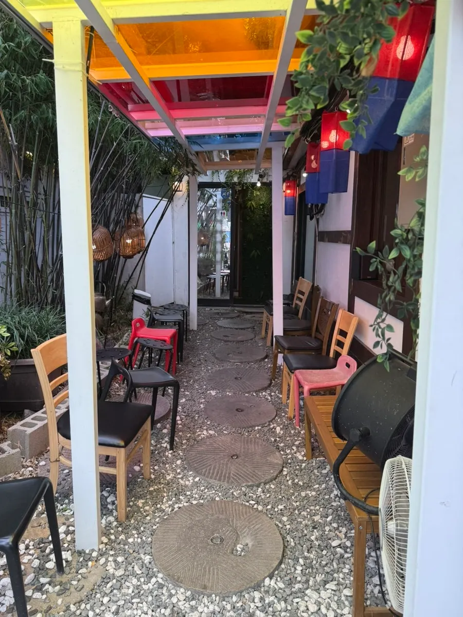 Waitlist notice and entrance area of Hwangnam Dukkebi Restaurant
