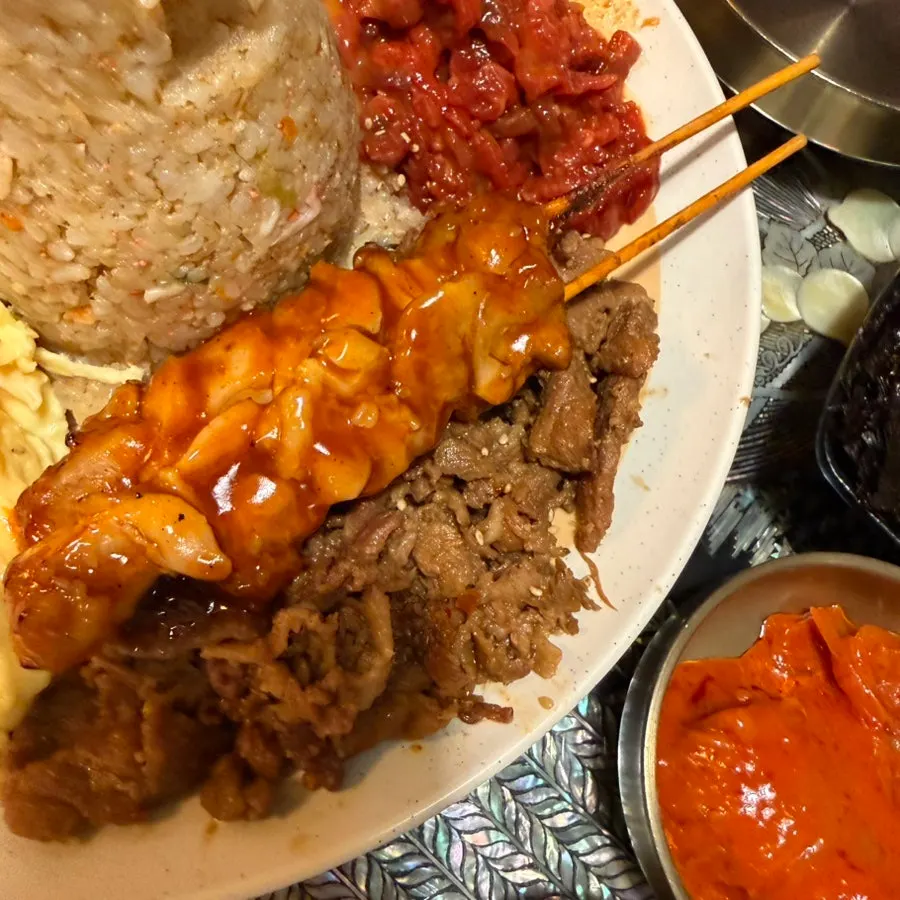 Flying fish roe perilla wraps and Cheomseongdae tteokgalbi