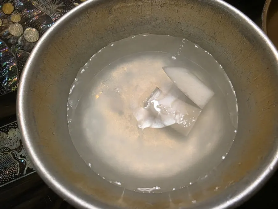 Basic side dish: dongchimi radish water kimchi