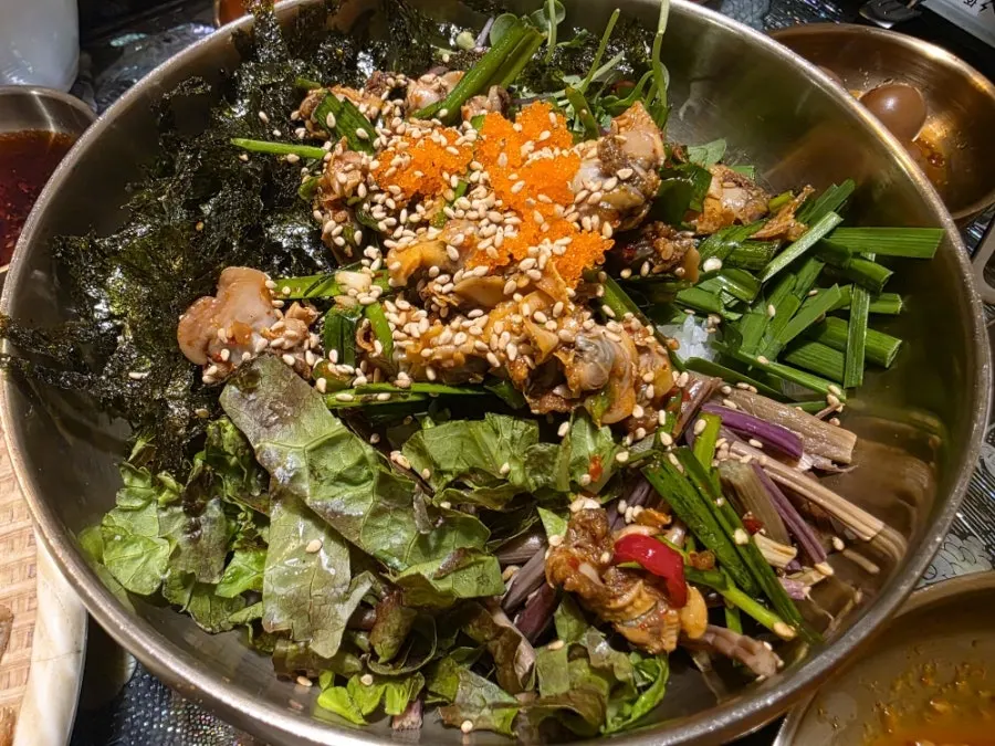 Wrapping rib stew in the buckwheat pancake
