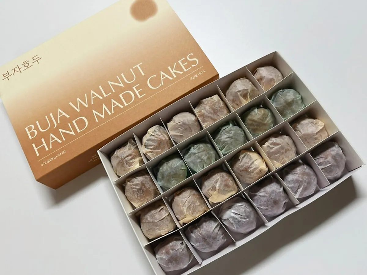 24-piece mix with pea cream cheese chosen as the flavor