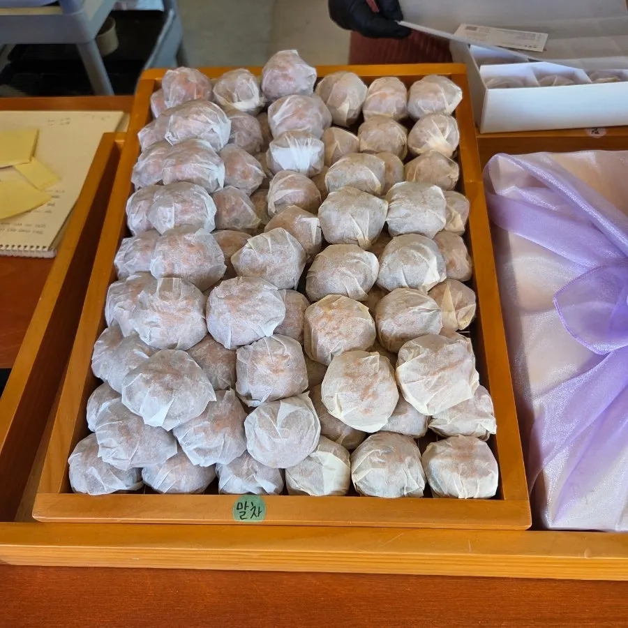 Buja Hodu store interior and ordering counter