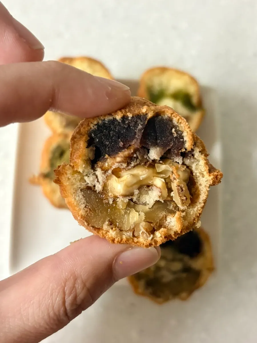 완두크림치즈·말차·팥앙금 호두과자 단면 비교