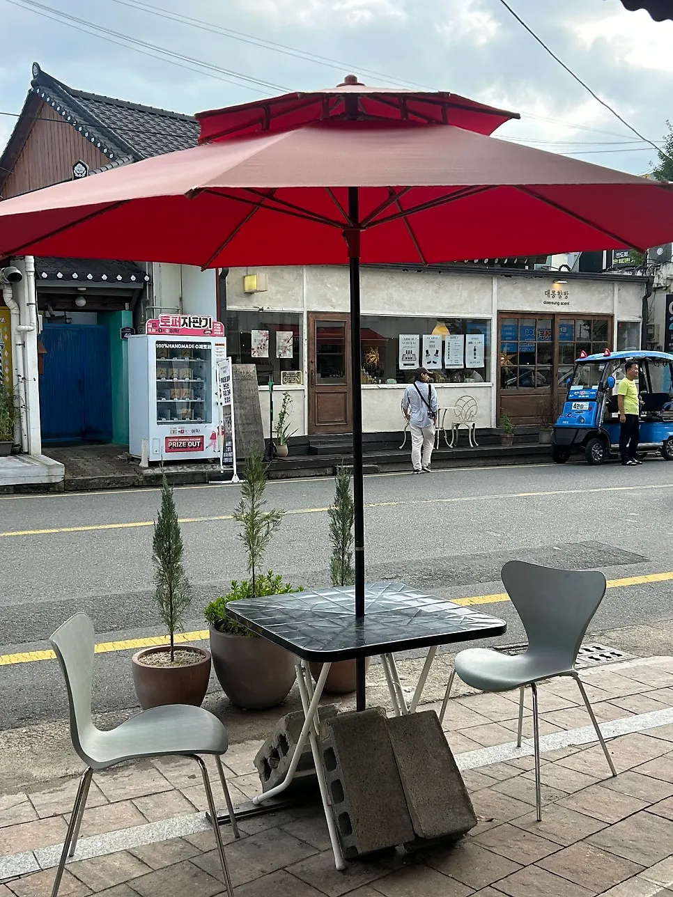 View of the terrace seating at Buja Hodu