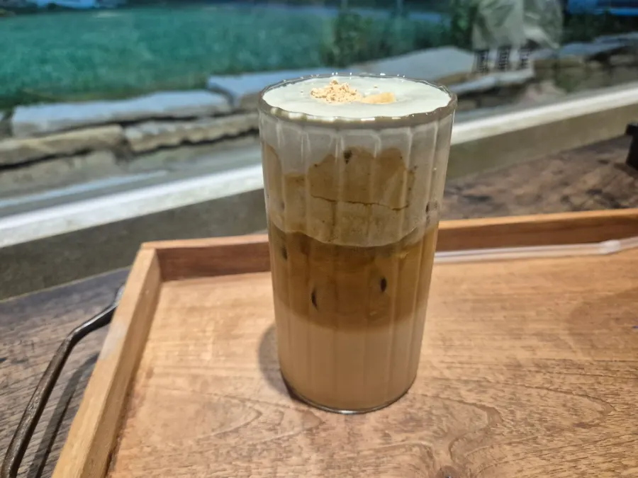 Close-up of the mugwort injeolmi cream latte