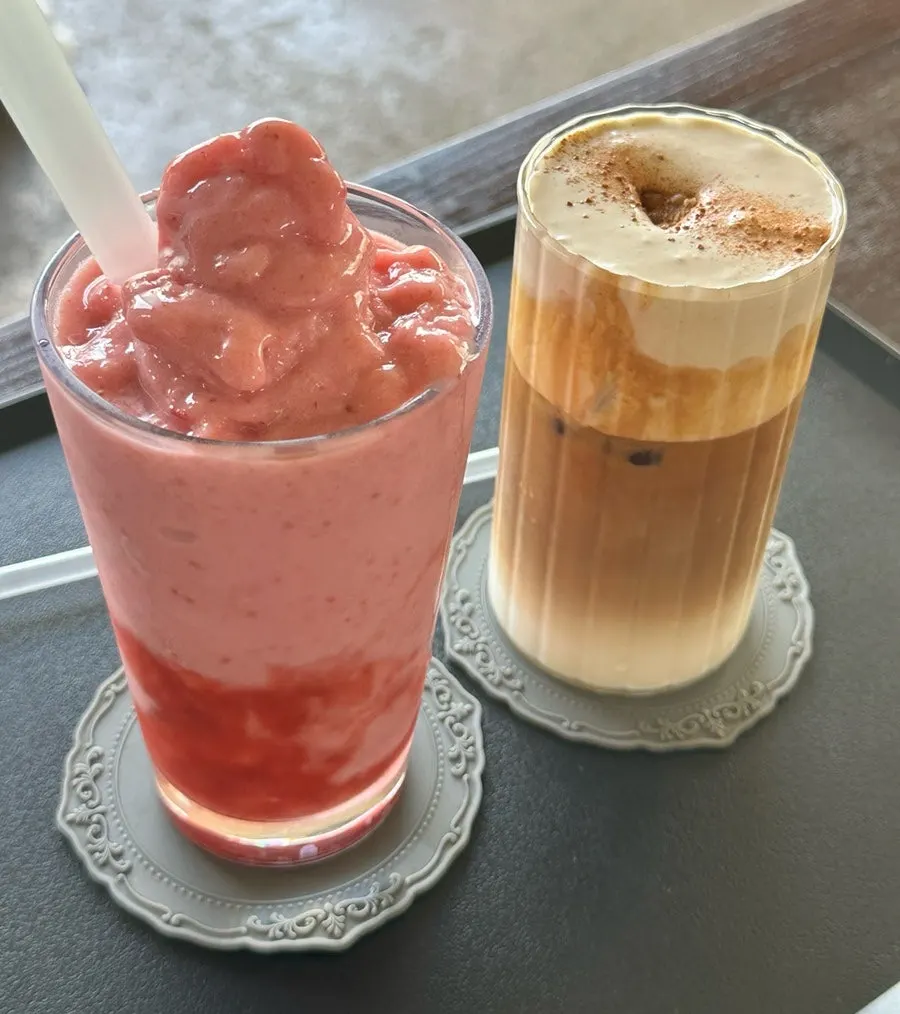 Signature Bonghwang Coffee and Strawberry Smoothie at Cafe Bonghwangdang