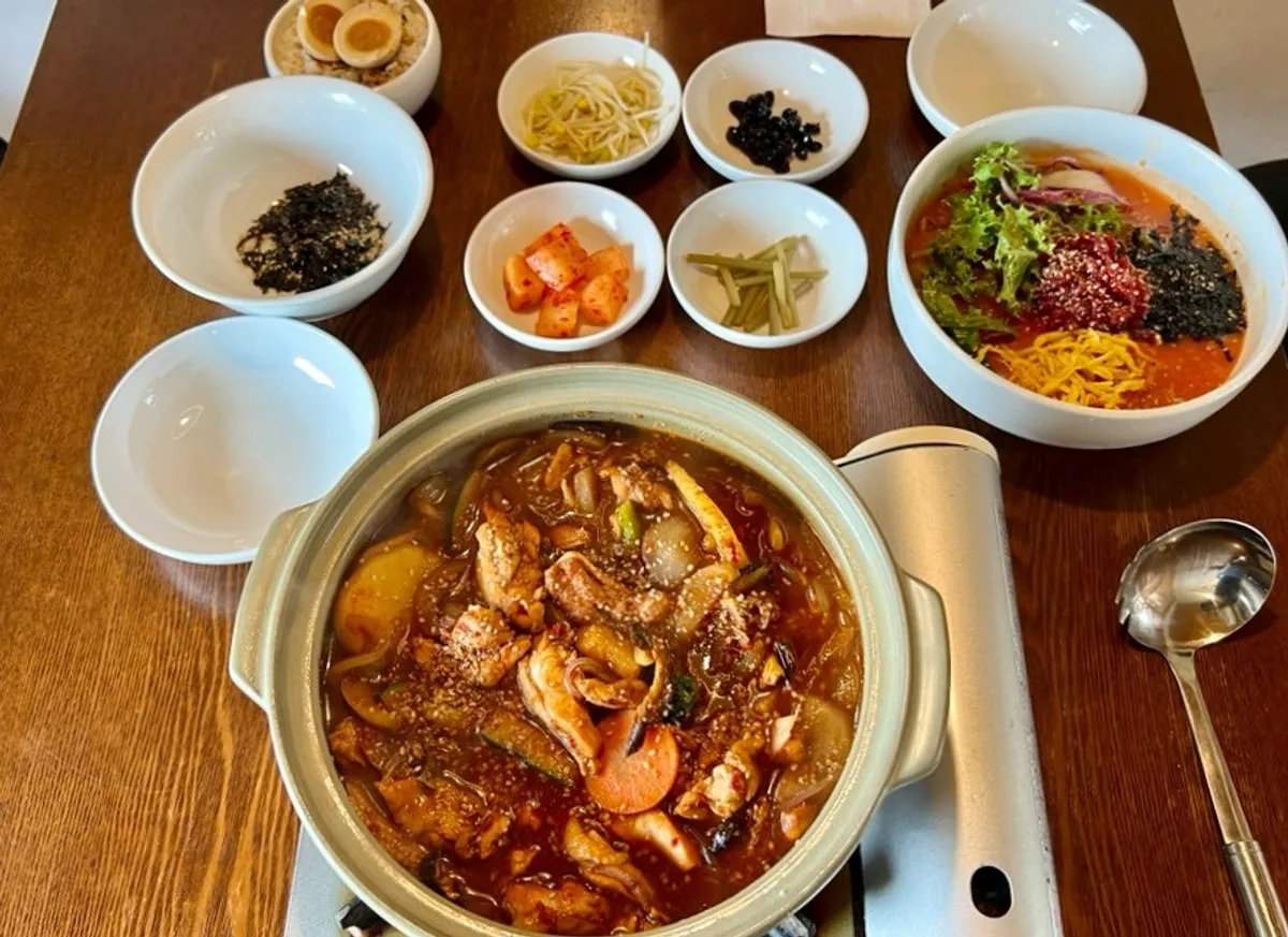 경주 황리단길 한식집 동양백반 대표 사진