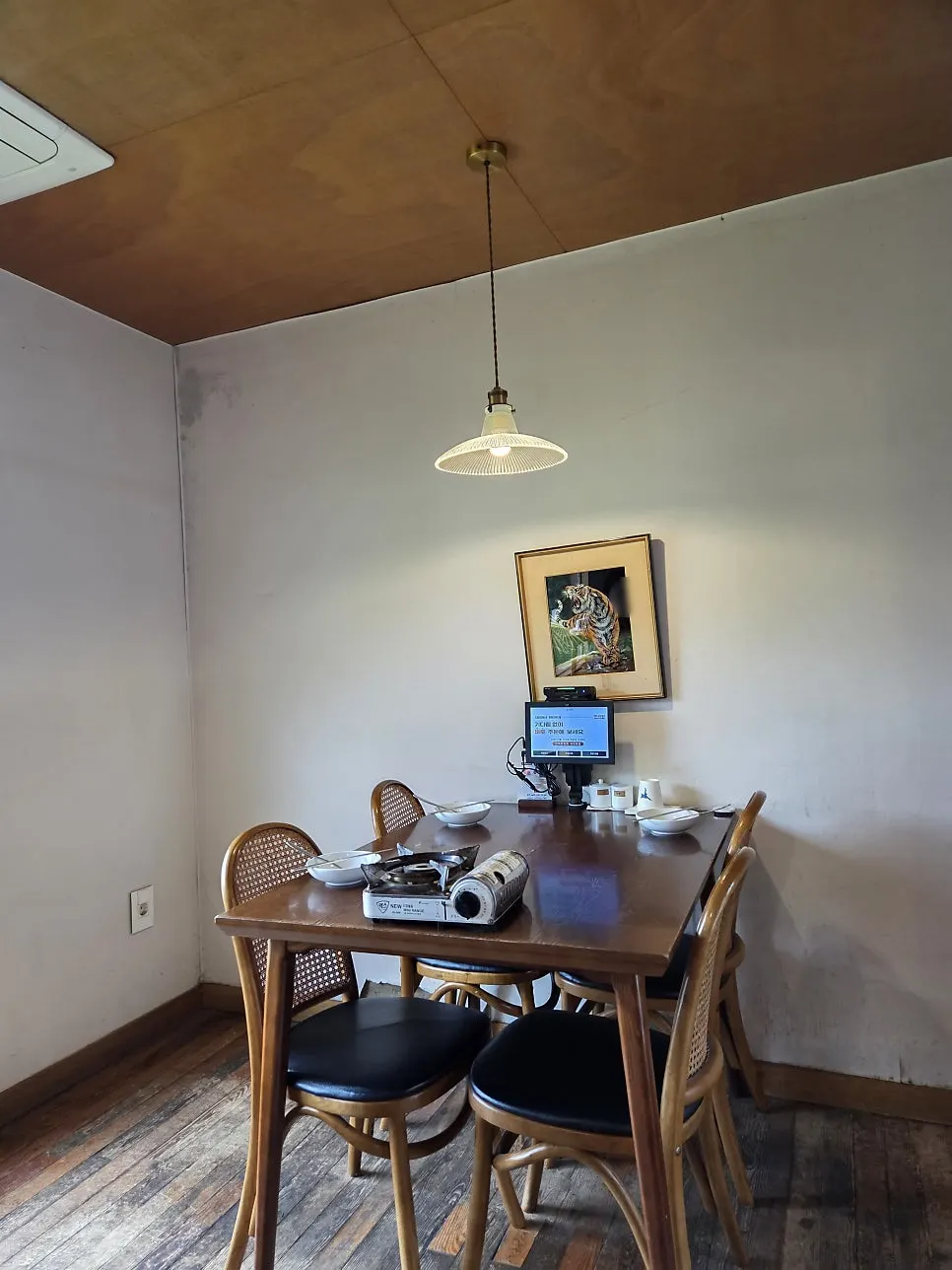 Two-person table with old-fashioned decor