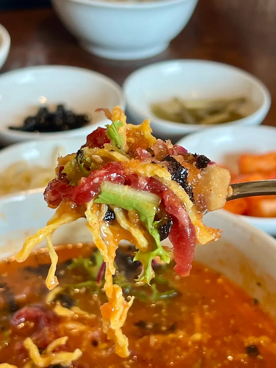 육수를 붓기 전 한우물회 육회