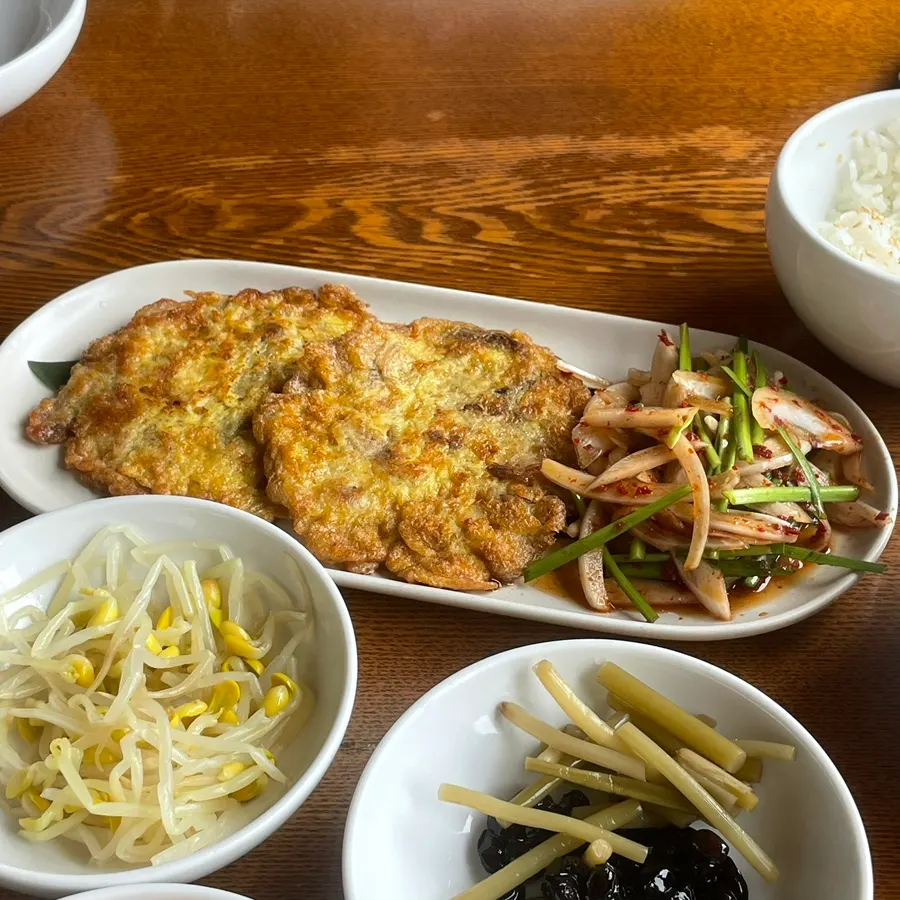 A plate of mini perilla-oil beef jeon