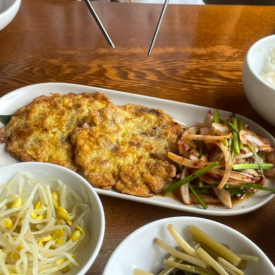 Mini-size beef jeon with two pieces