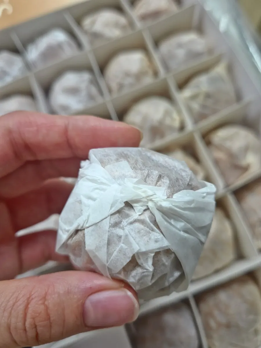 여러 맛을 함께 담은 호두과자 구성