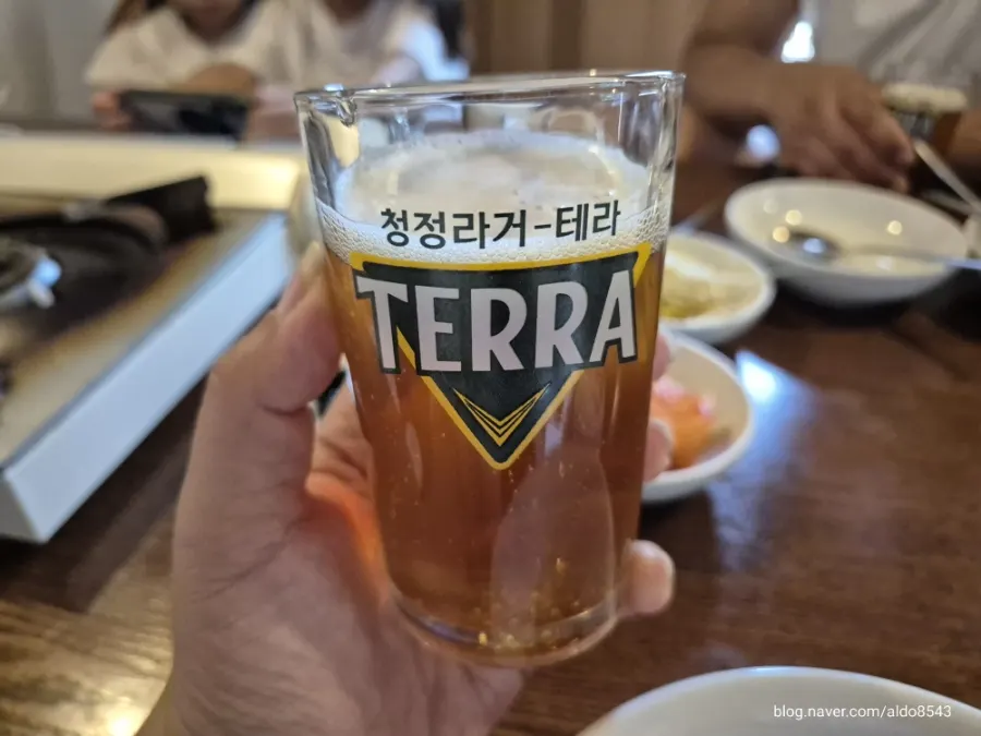 추억의 뽑기가 놓인 테이블