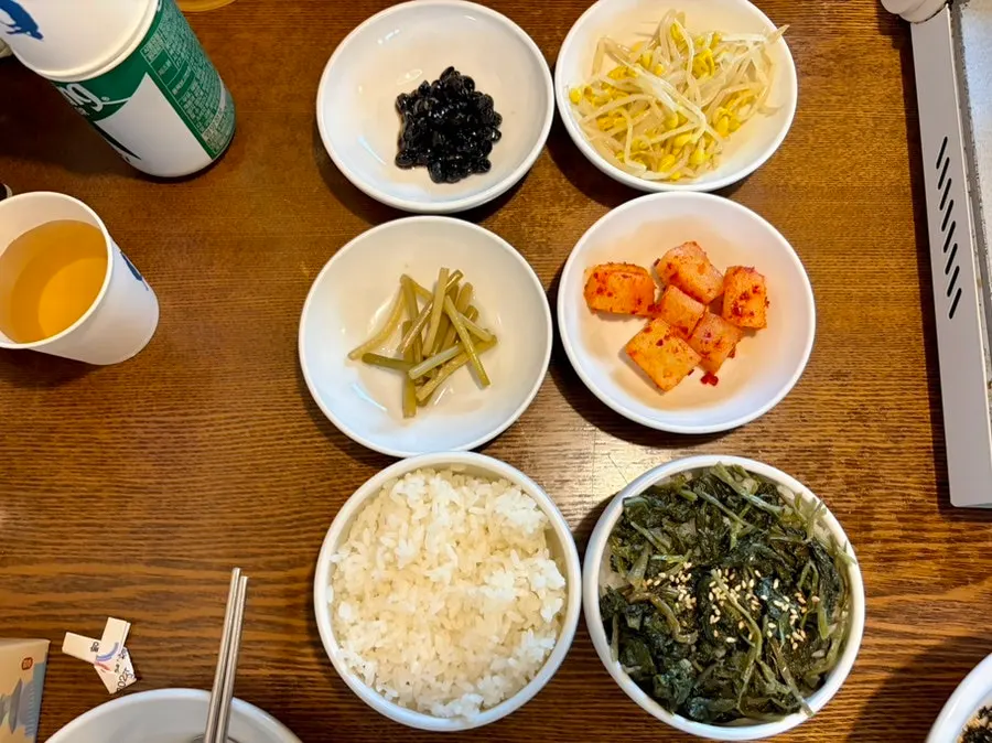 동양백반 기본 반찬 상차림