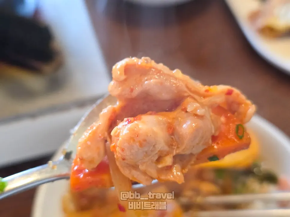국물에 비벼 먹는 밥 한 숟가락