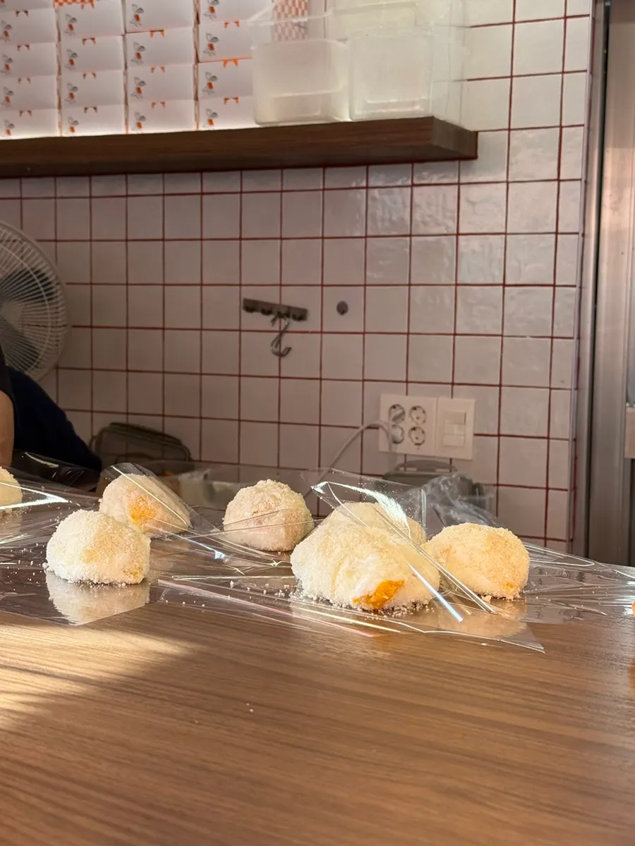 The noticeably heavy packaged fresh fruit mochi