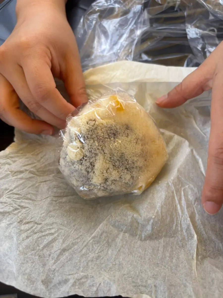 Cross-section of the mochi dusted with castella crumbs