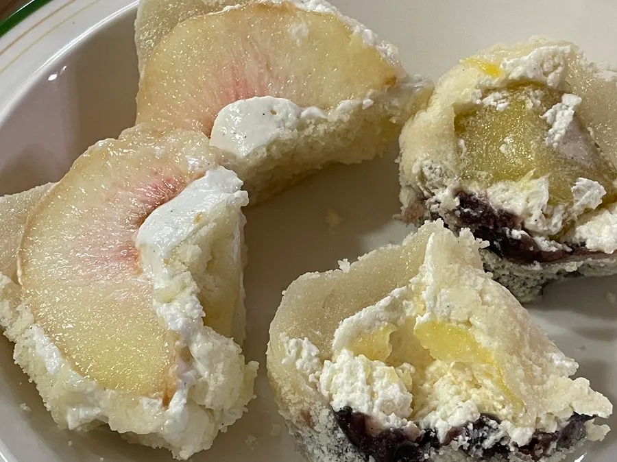 Closing shot of the three fruit mochi flavors from Tareudang