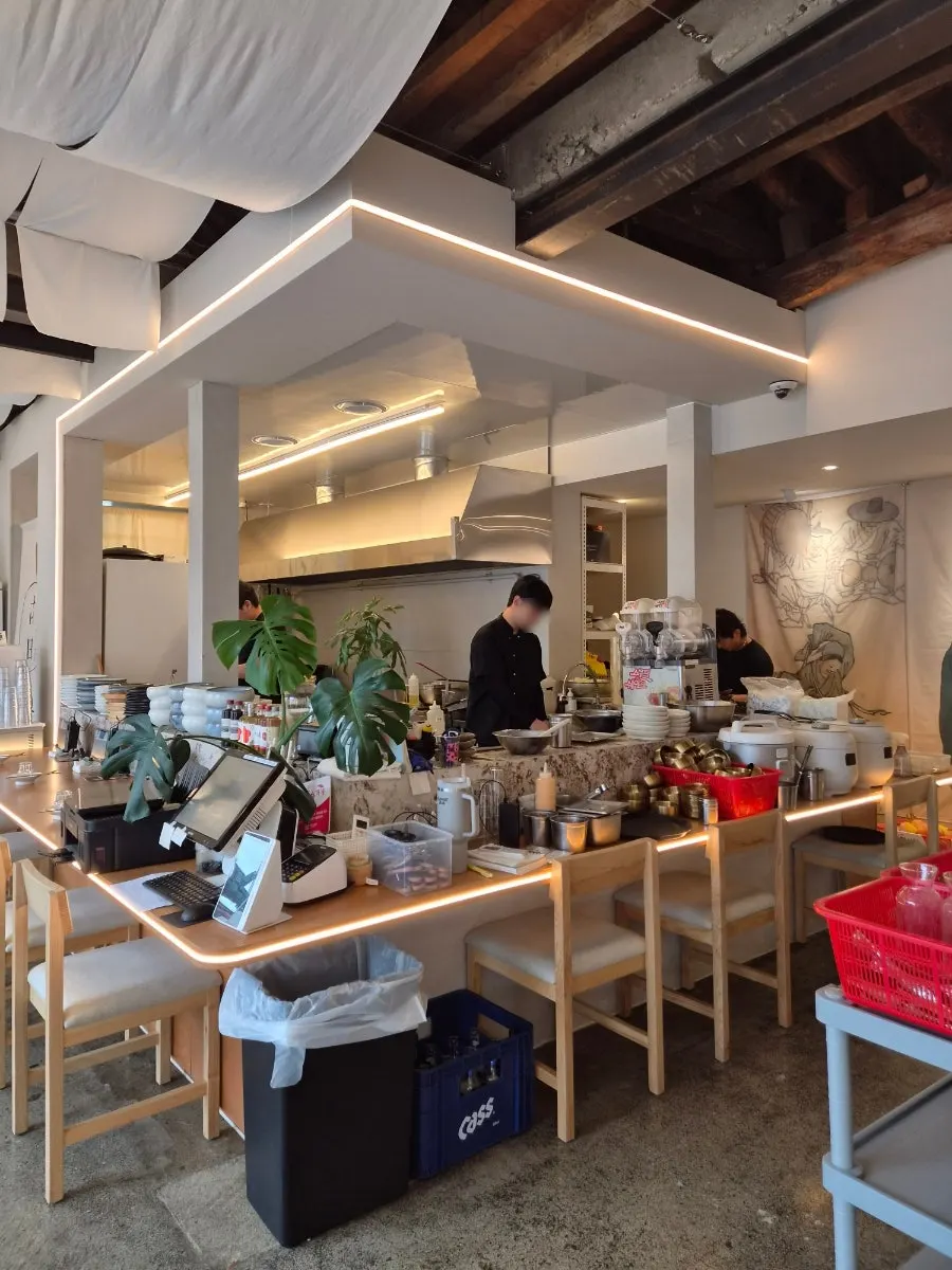 Clean interior atmosphere of Goyu