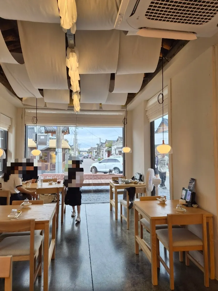 A table setting at Goyu