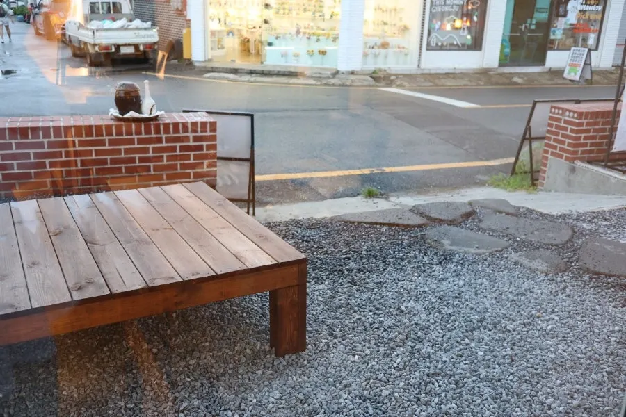 Goyu's indoor tables for 2 and 4 people