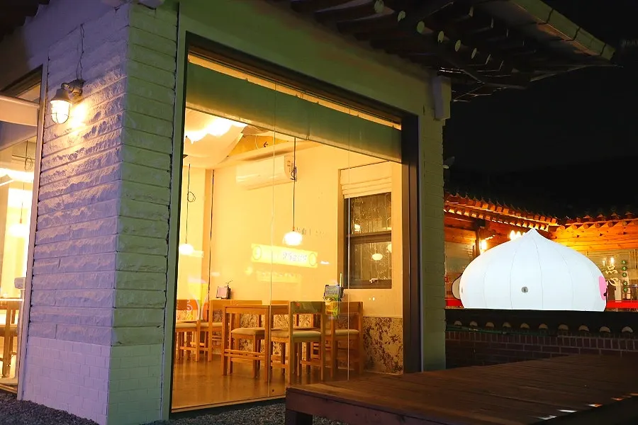 A neatly arranged dinner spread at Goyu